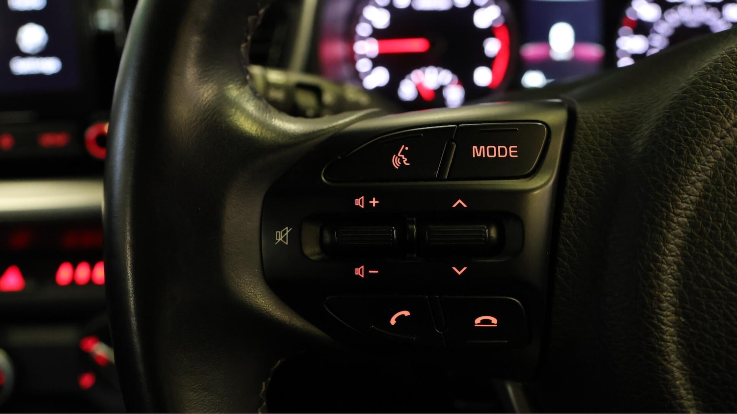 Used Kia Stonic 2022 for sale - 76432607: Photo 23