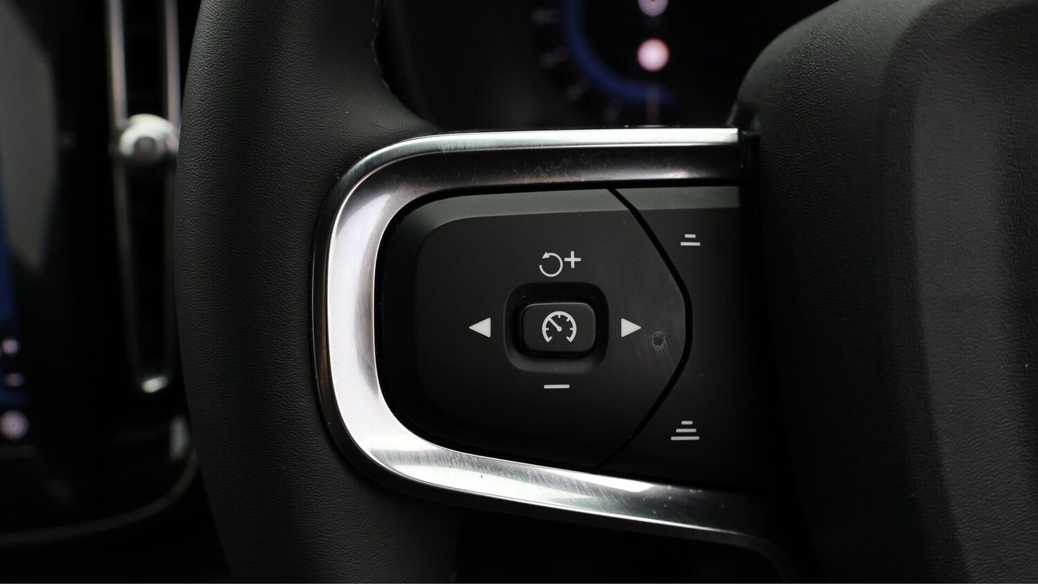 Used Volvo XC40 2023 for sale - 76190006: Photo 25