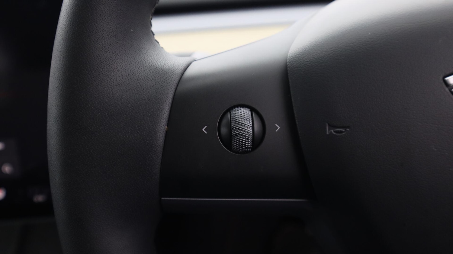 Used Tesla Model Y 2023 for sale - 76781492: Photo 24