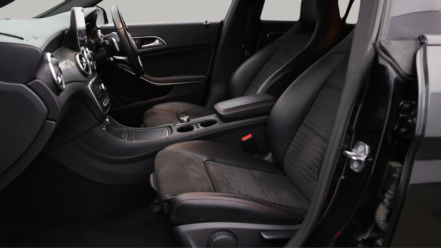 Used Mercedes-Benz CLA 2019 for sale - 76432308: Photo 15