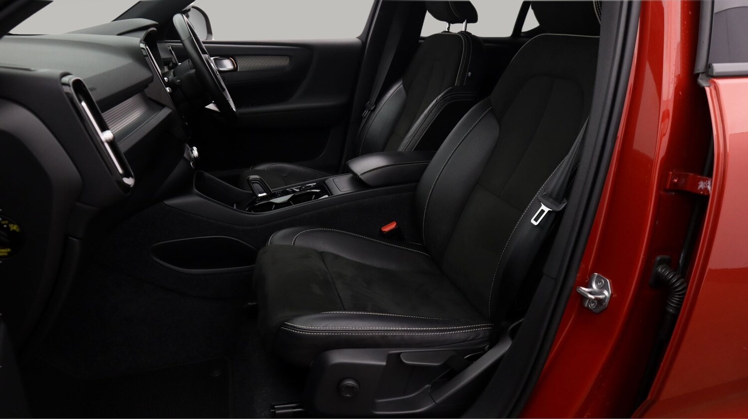 Used Volvo XC40 for sale - 77846610: Photo 14