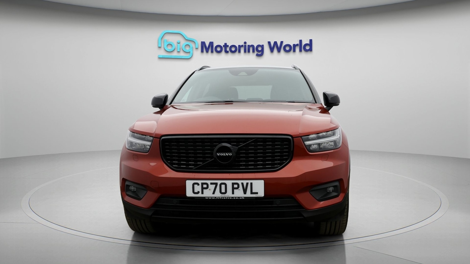 Used Volvo XC40 for sale - 77846610: Photo 2