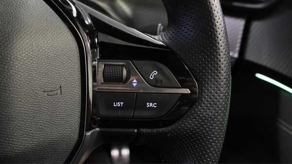 Used Peugeot 2008 2023 for sale - 76318226: Photo 24
