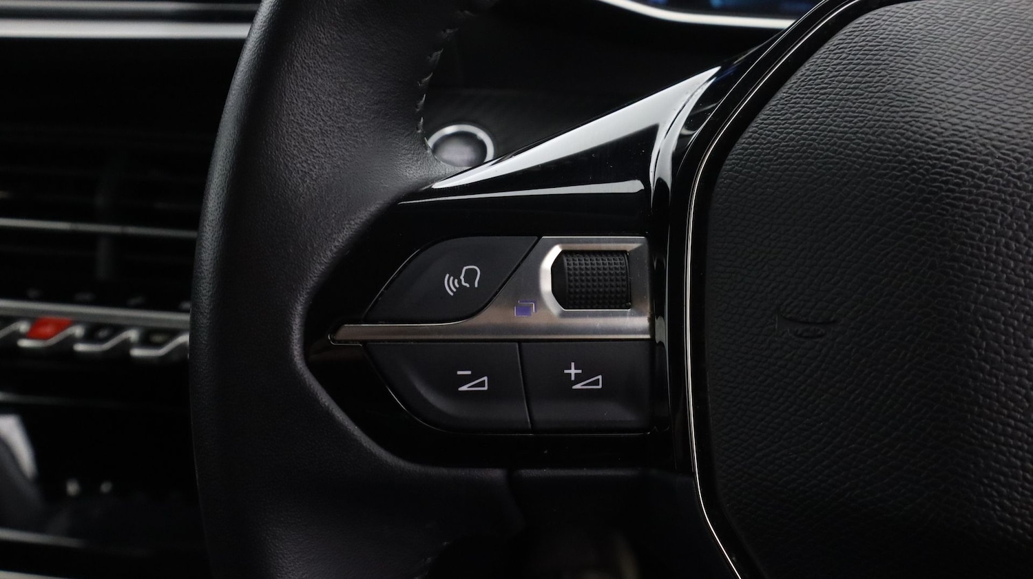 Used Peugeot 208 2022 for sale - 77764299: Photo 25