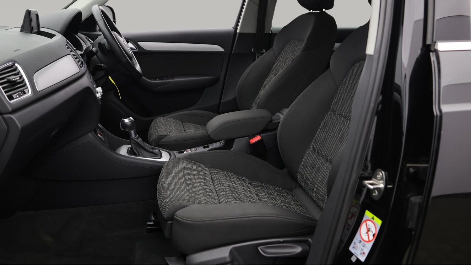 Used Audi Q3 2018 for sale - 76371357: Photo 15