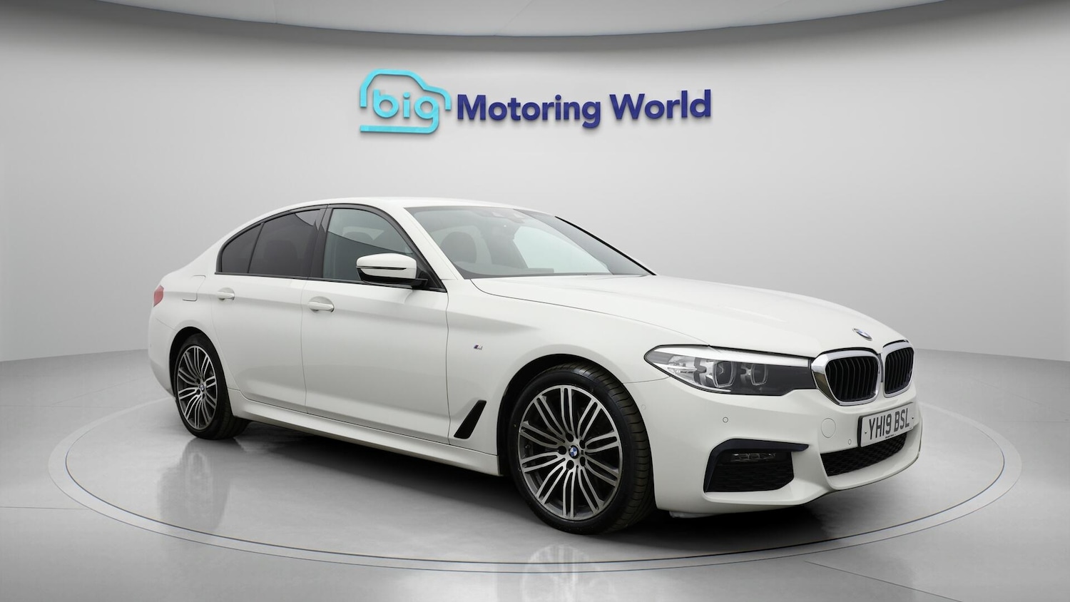 Used BMW 5 Series 2019 for sale - 76072443: Photo 2