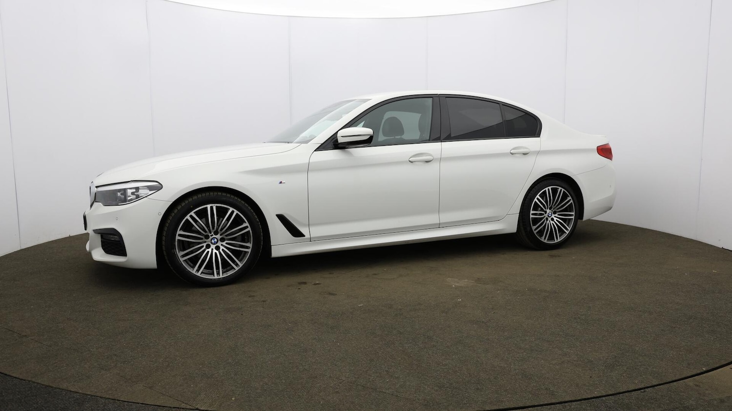 Used BMW 5 Series 2019 for sale - 76072443: Photo 39