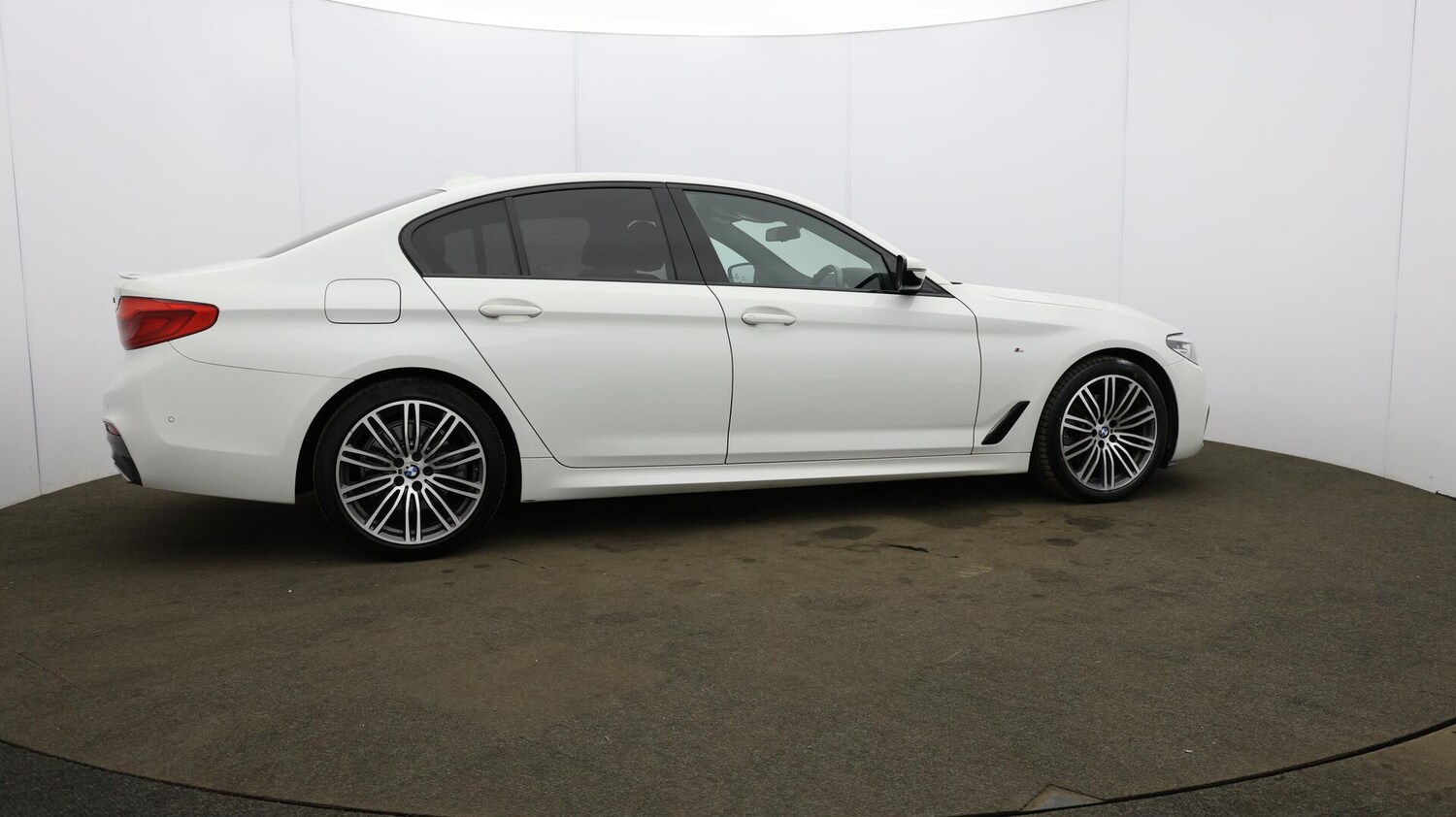 Used BMW 5 Series 2019 for sale - 76072443: Photo 60