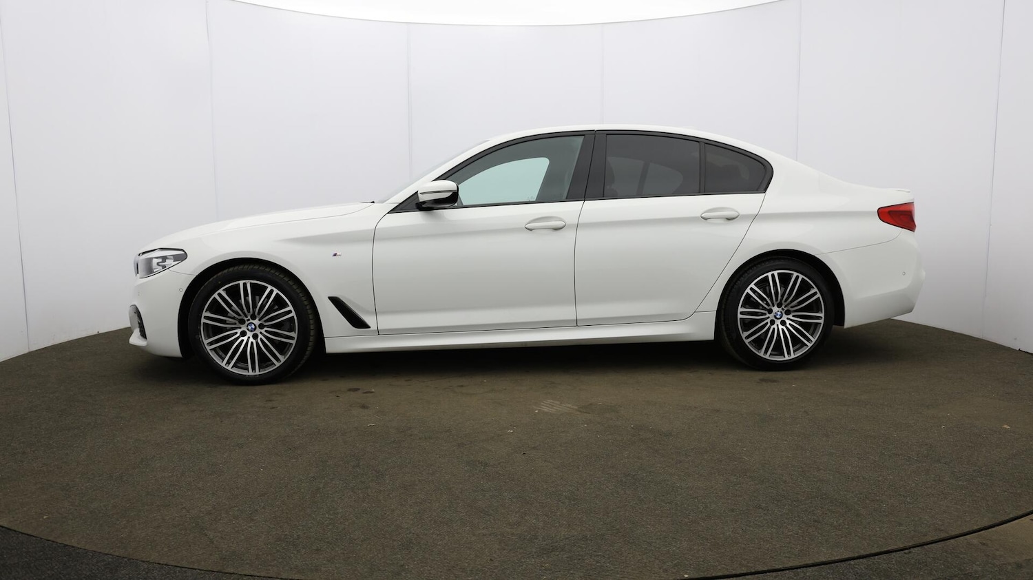 Used BMW 5 Series 2019 for sale - 76072443: Photo 75