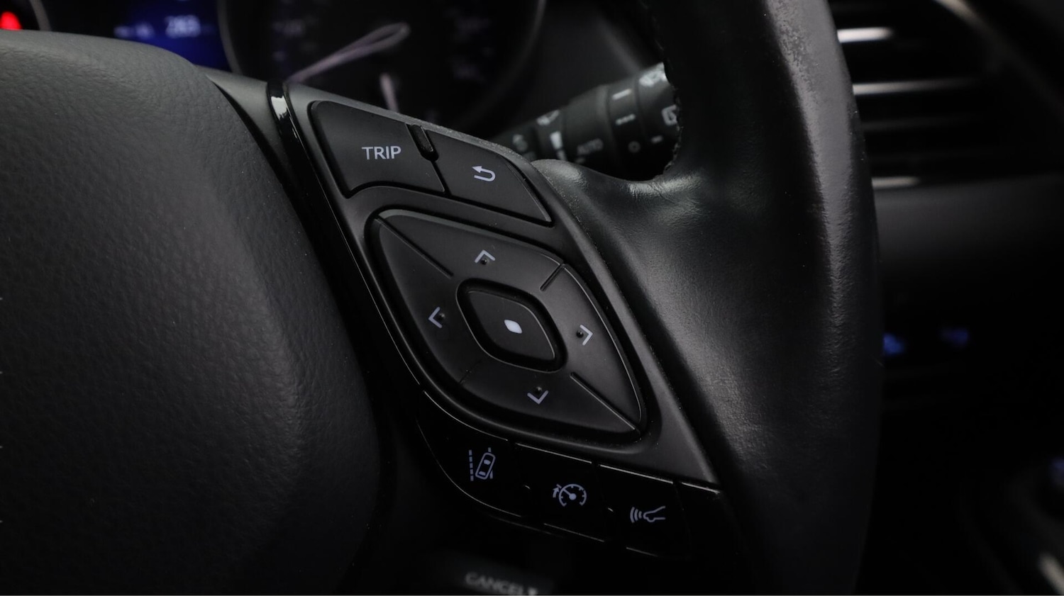 Used Toyota C-HR 2018 for sale - 76572018: Photo 24