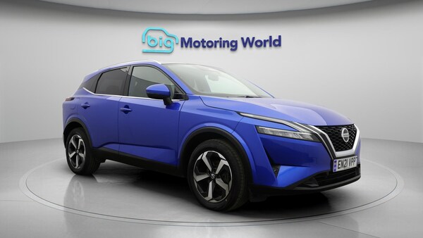 Used Nissan Qashqai 2021 for sale - 75532035: Photo 2