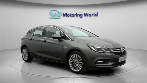 Used Vauxhall Astra 2019 for sale - 76042066: Photo 2