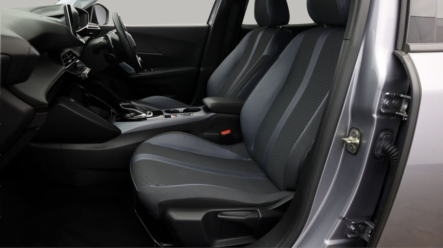 Used Peugeot 2008 2020 for sale - 77679849: Photo 14