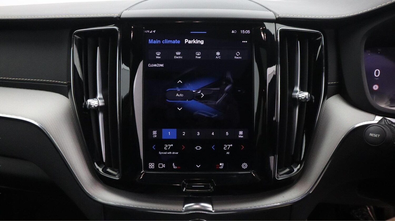 Used Volvo XC60 2022 for sale - 76742635: Photo 13