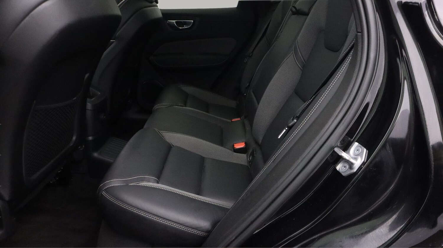 Used Volvo XC60 2022 for sale - 76742635: Photo 17