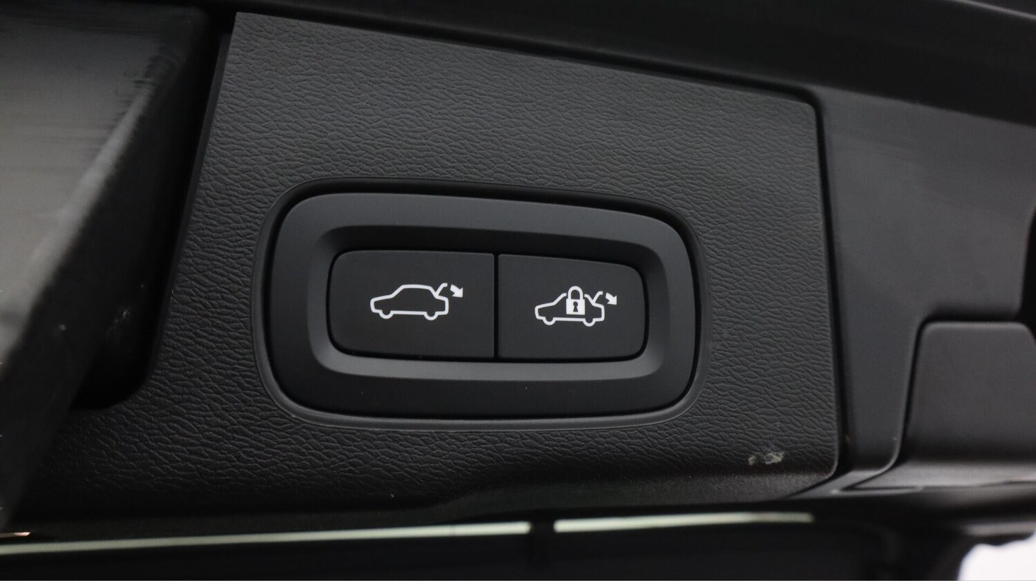 Used Volvo XC60 2022 for sale - 76742635: Photo 24