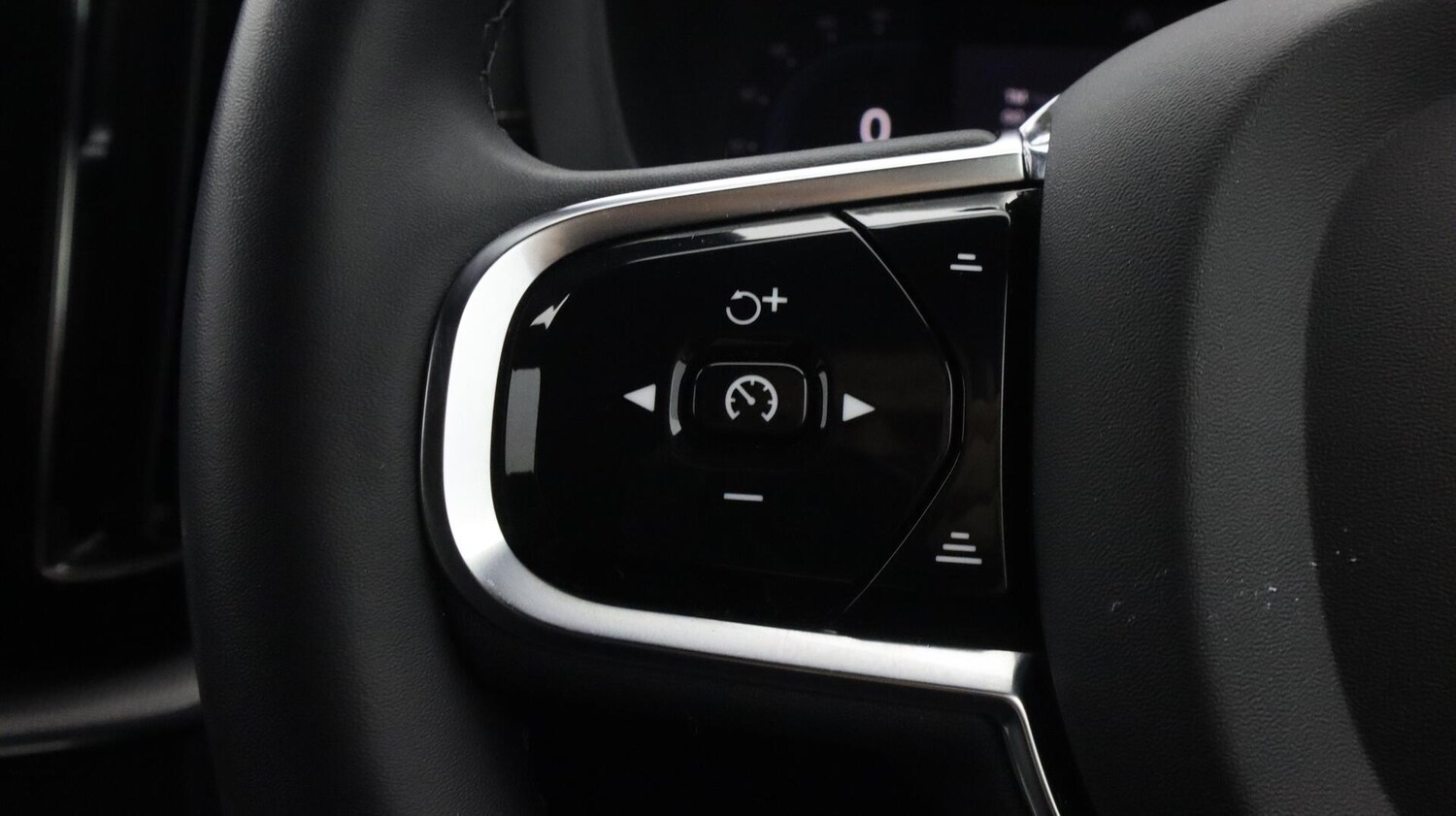 Used Volvo XC60 2022 for sale - 76742635: Photo 25