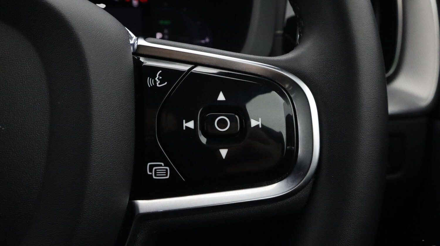 Used Volvo XC60 2022 for sale - 76742635: Photo 26