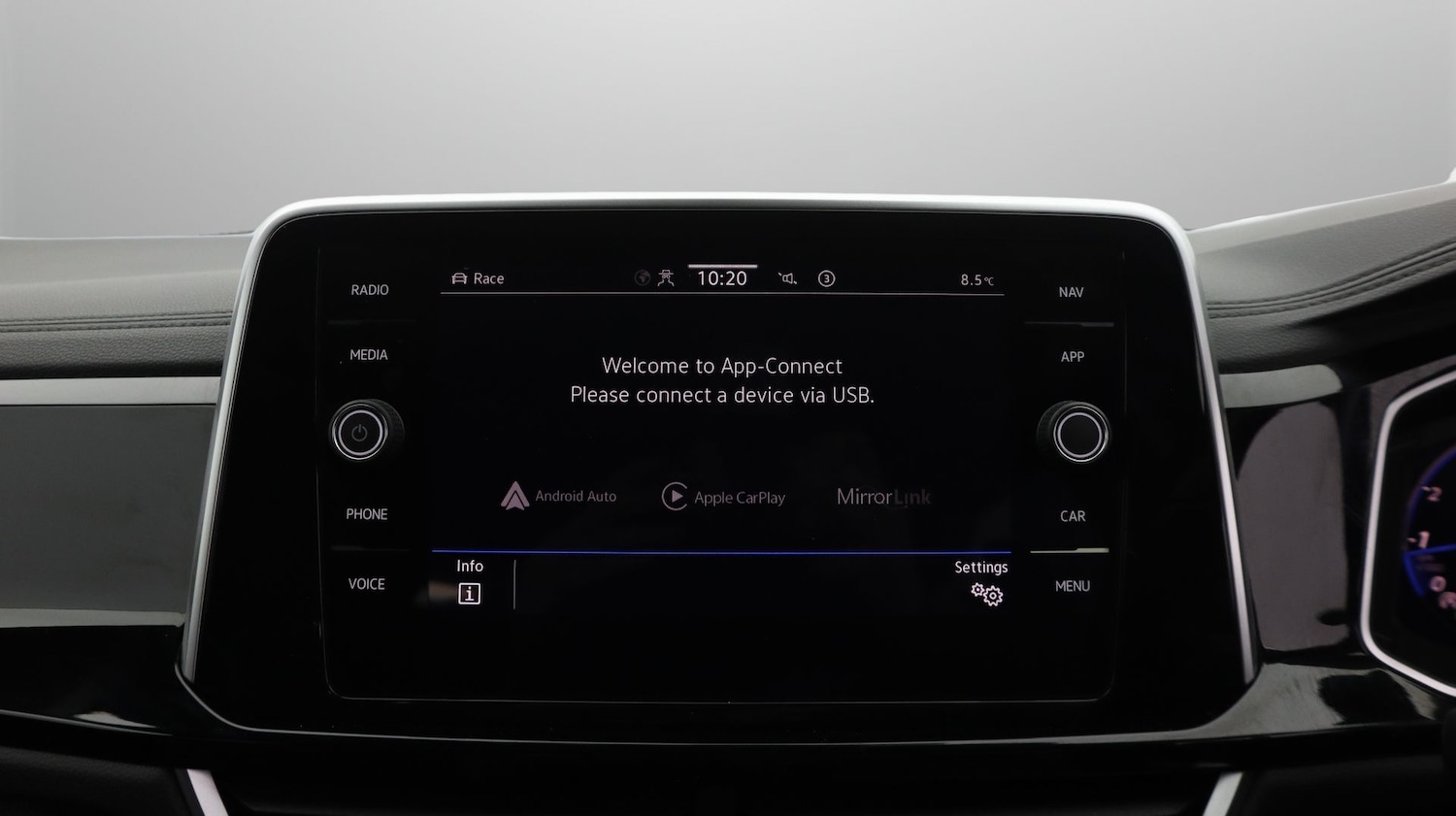 Used Volkswagen T-Roc 2022 for sale - 77610489: Photo 24