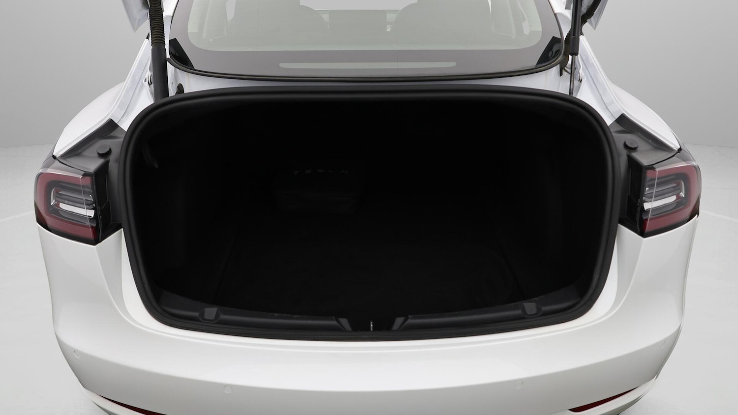 Used Tesla Model 3 2021 for sale - 76108744: Photo 18