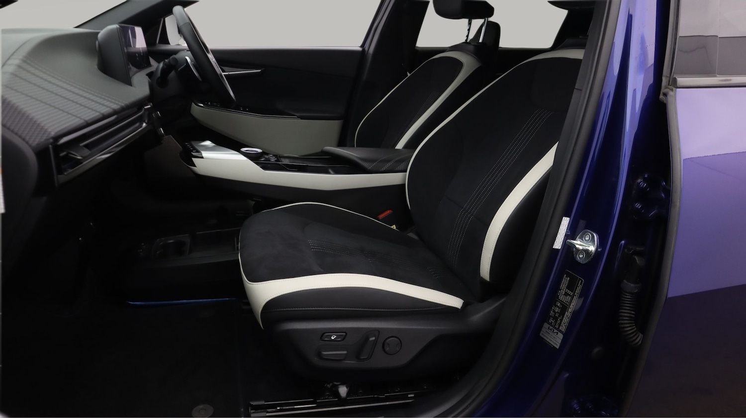 Used Kia EV6 2023 for sale - 77984585: Photo 14