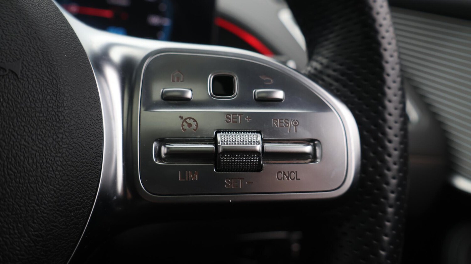 Used Mercedes-Benz EQC 2020 for sale - 76484817: Photo 27