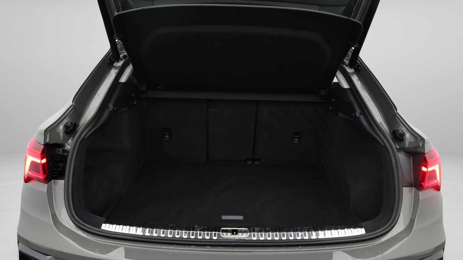 Used Audi Q3 2021 for sale - 76336063: Photo 18