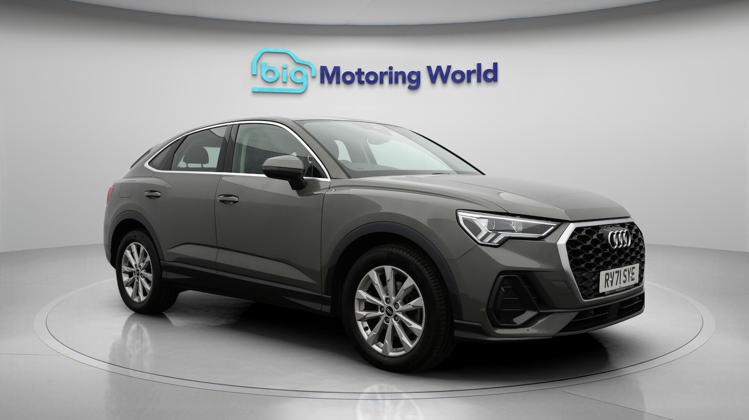 Used Audi Q3 2021 for sale - 76336063: Photo 2