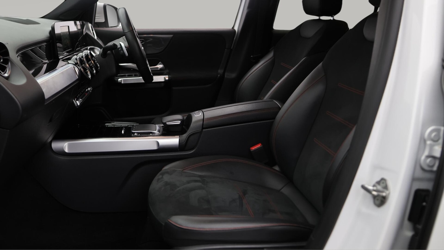 Used Mercedes-Benz GLB 2022 for sale - 76432449: Photo 15