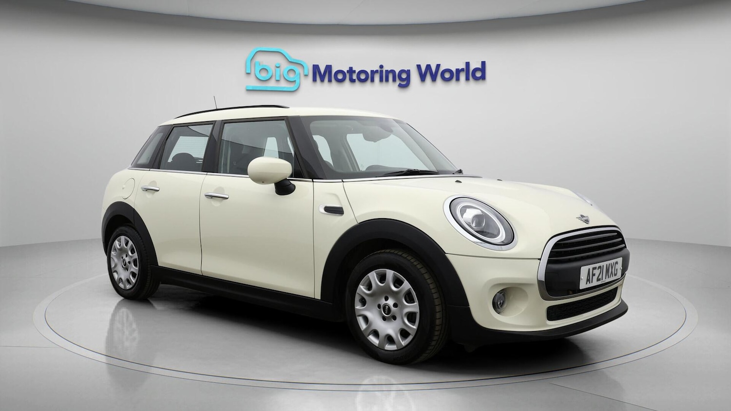 Used MINI Hatch 2021 for sale - 76432347: Photo 2