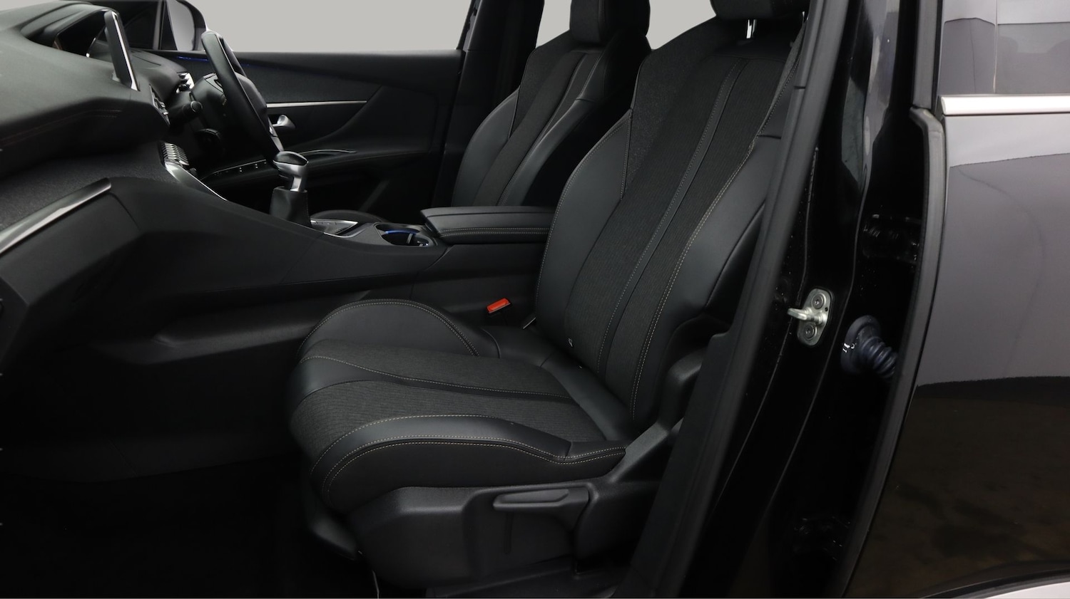 Used Peugeot 3008 2019 for sale - 77823273: Photo 14