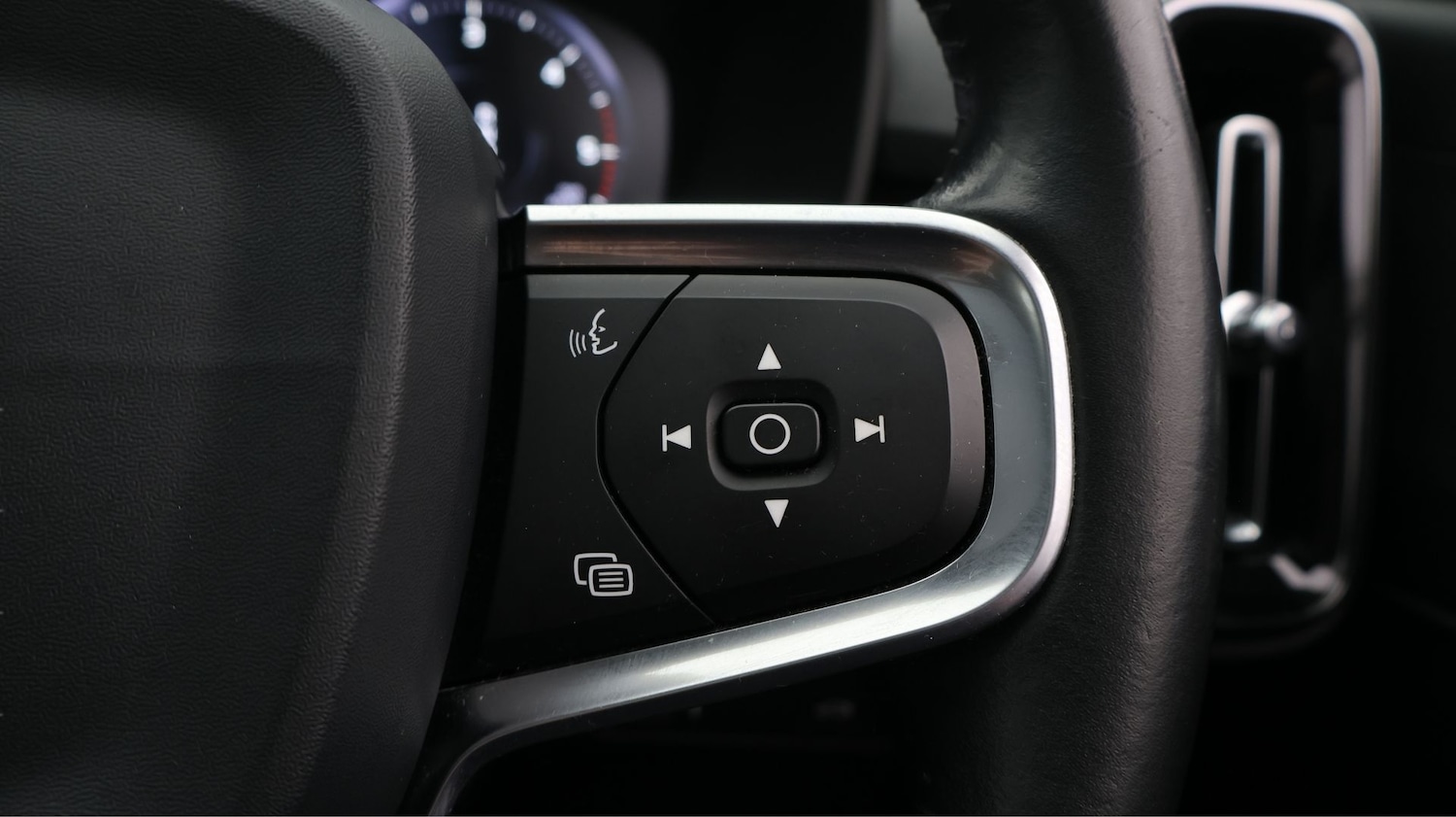 Used Volvo XC40 2019 for sale - 77915326: Photo 25