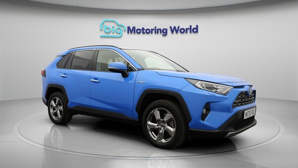 Used Toyota RAV4 2020 for sale - 75174127: Photo 2