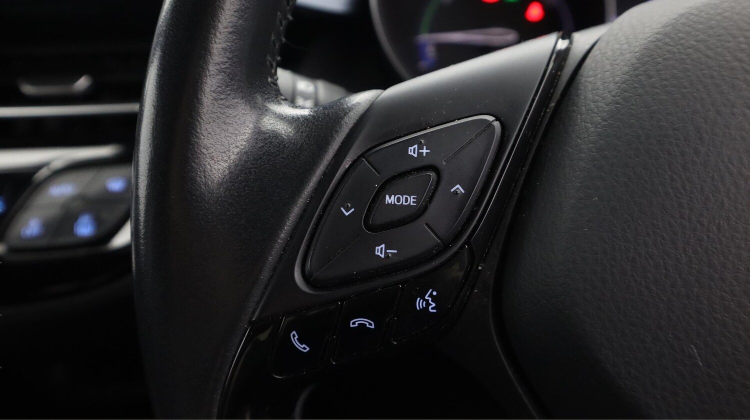 Used Toyota C-HR 2021 for sale - 76658801: Photo 23