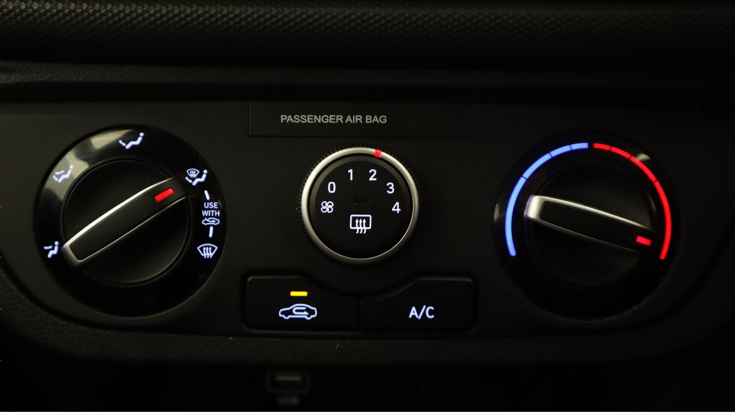 Used Hyundai i10 2023 for sale - 77819085: Photo 12