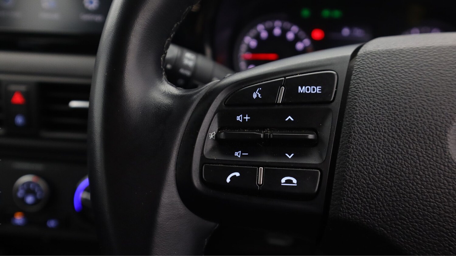 Used Hyundai i10 2023 for sale - 77819085: Photo 20