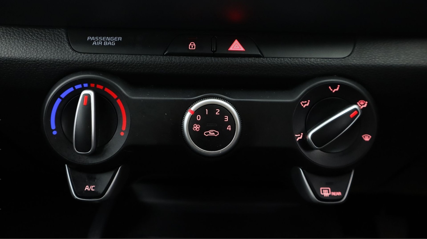 Used Kia Stonic 2023 for sale - 77536307: Photo 12