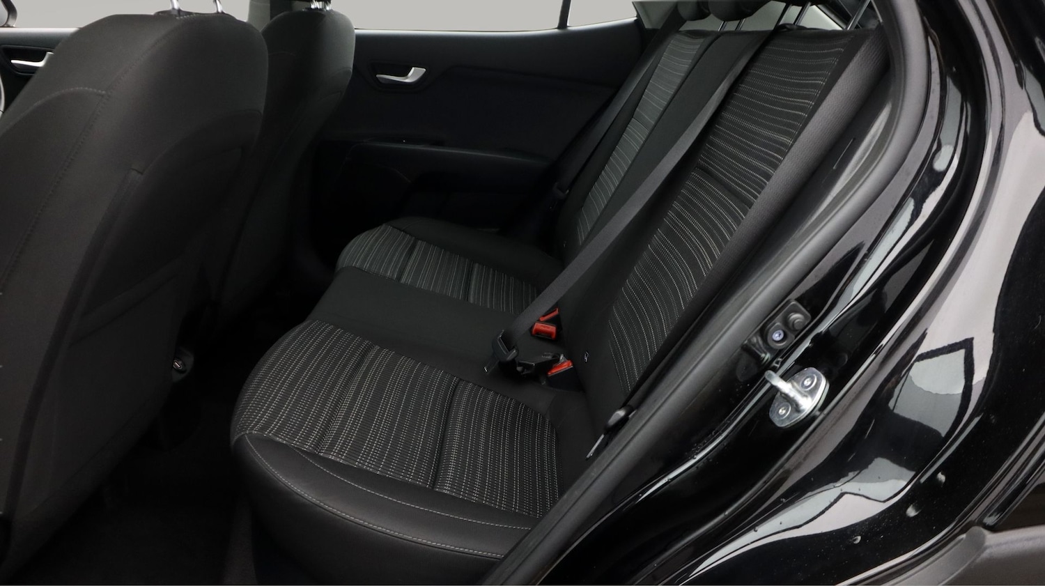 Used Kia Stonic 2023 for sale - 77536307: Photo 16