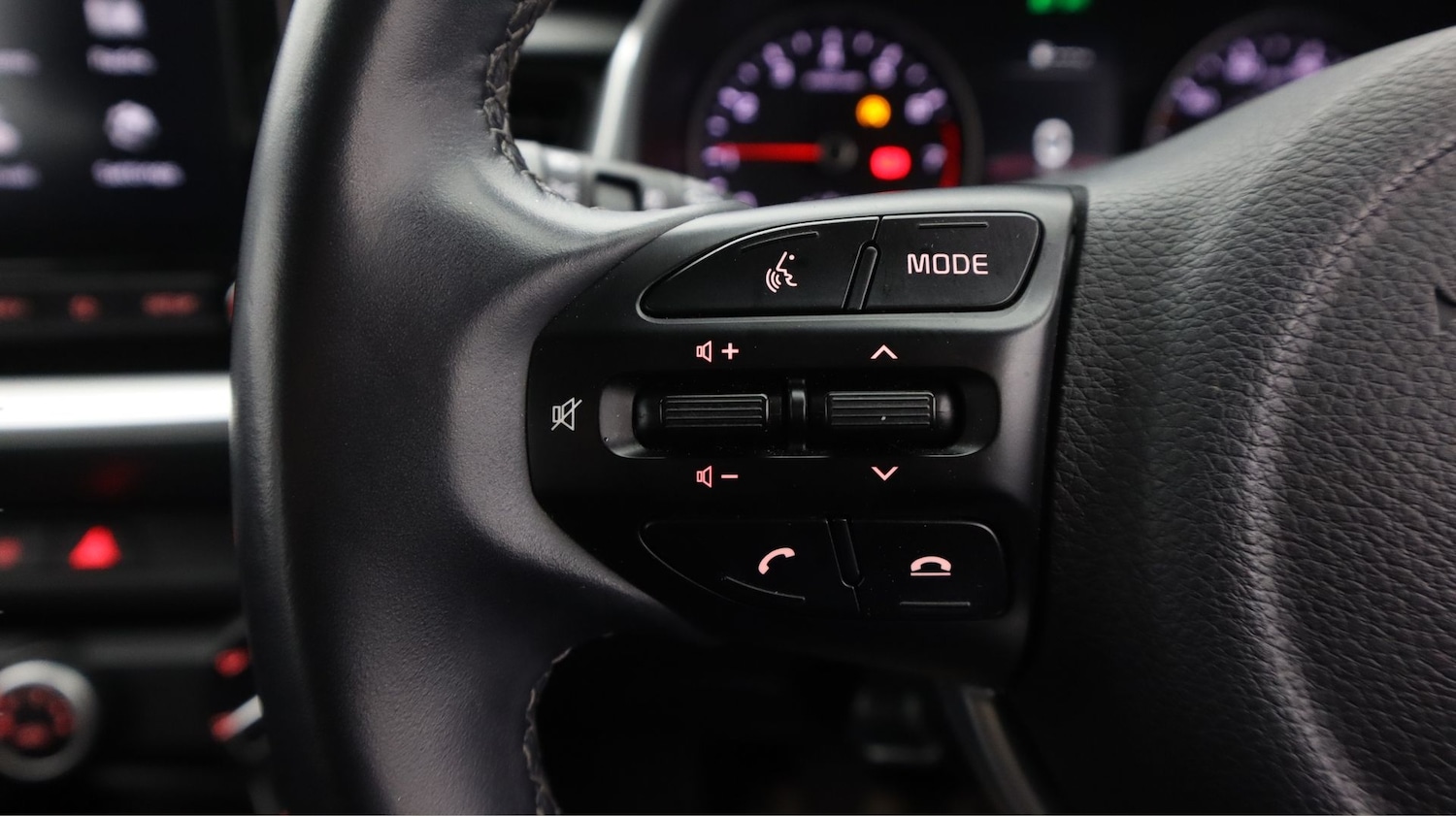 Used Kia Stonic 2023 for sale - 77536307: Photo 23