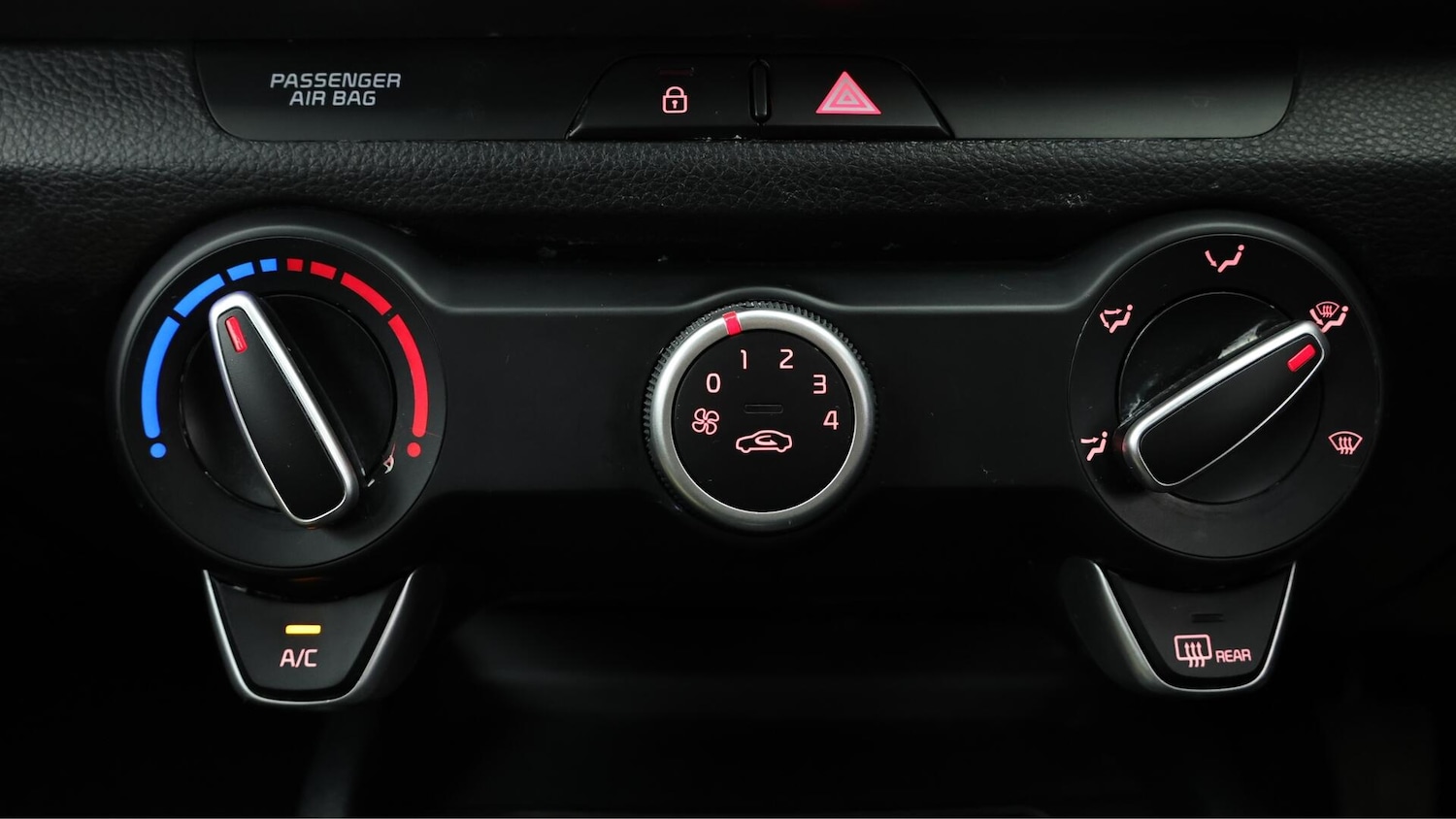 Used Kia Stonic 2021 for sale - 76108568: Photo 13