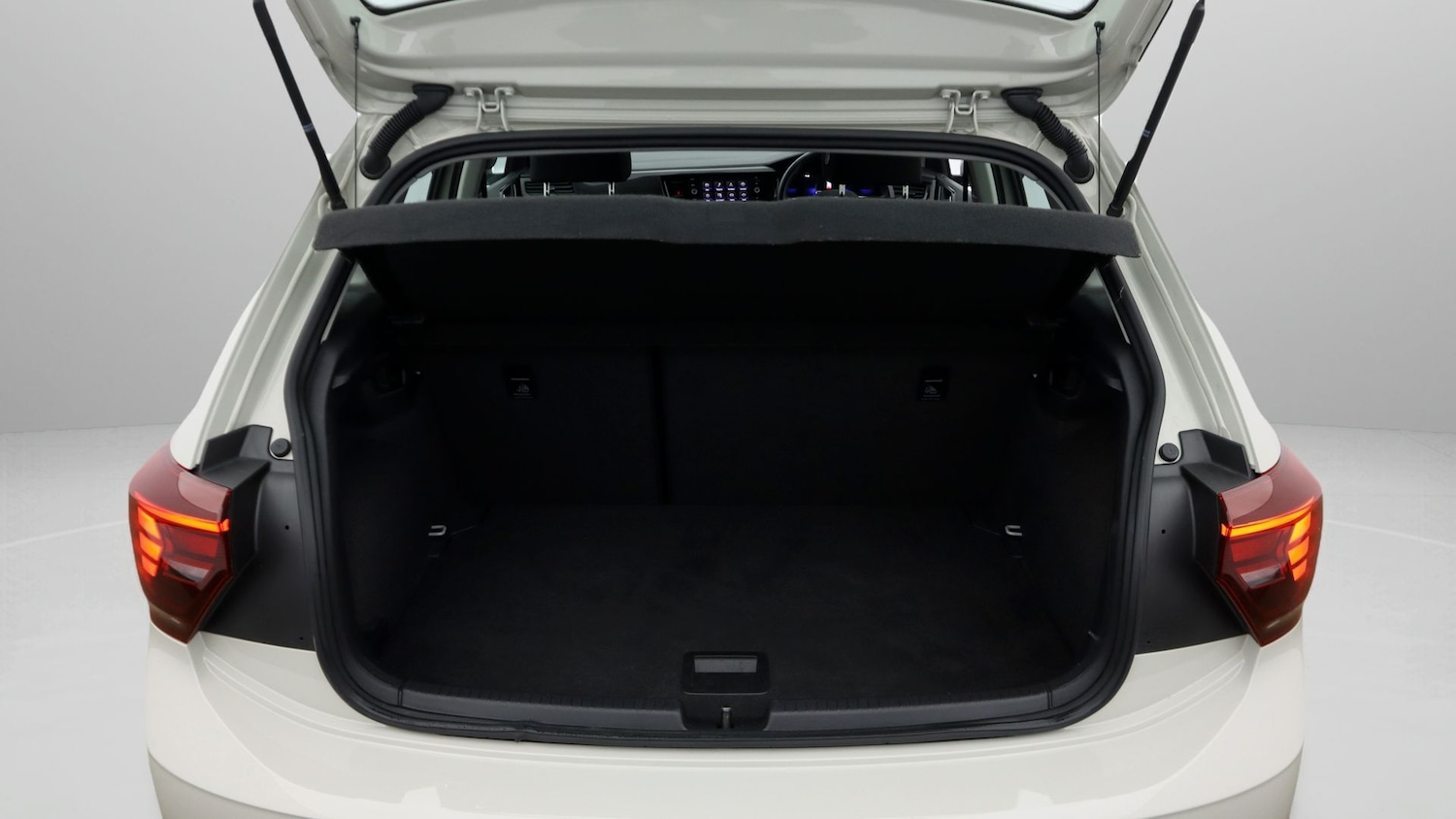 Used Volkswagen Polo 2023 for sale - 77963736: Photo 17