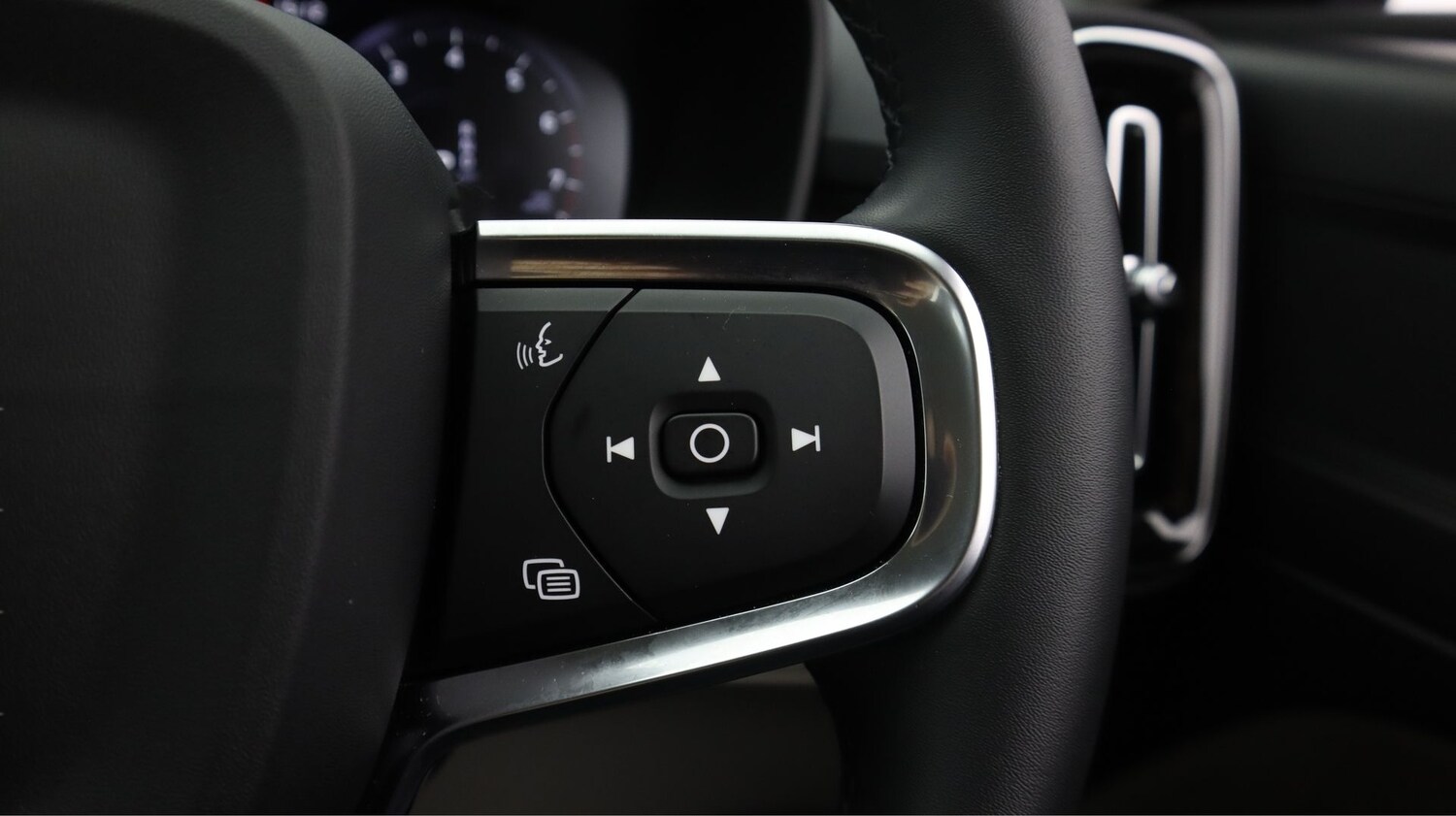 Used Volvo XC40 for sale - 77994492: Photo 22