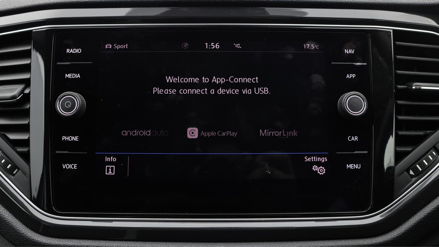 Used Volkswagen T-Roc 2020 for sale - 76562197: Photo 24