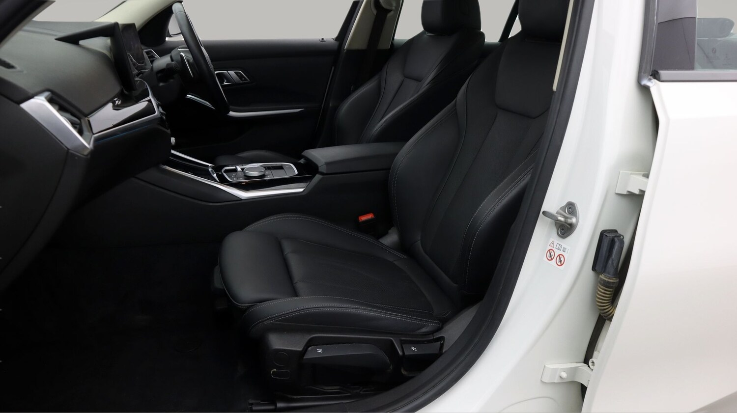 Used BMW 3 Series 2023 for sale - 77946275: Photo 14