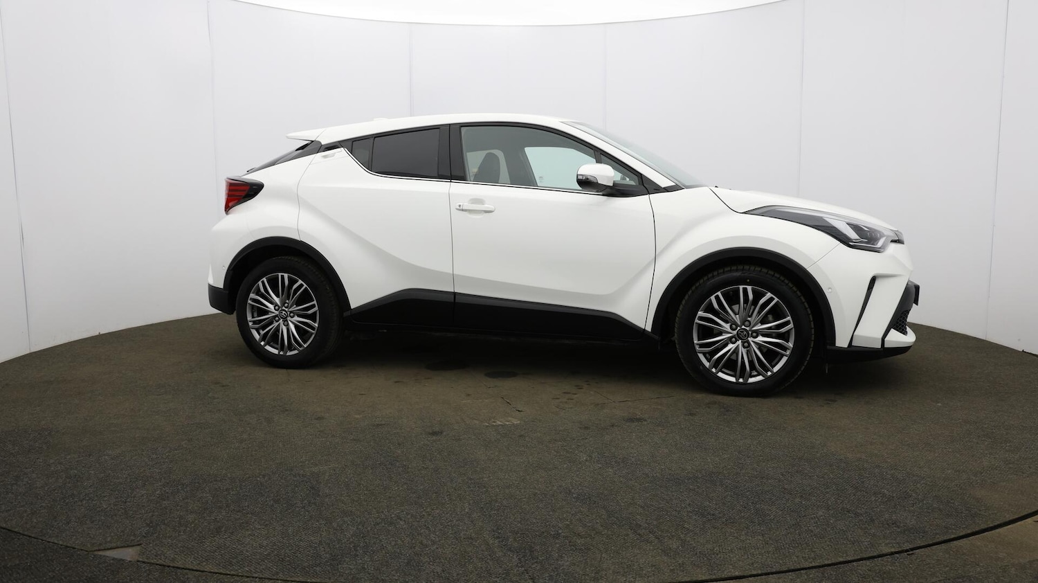 Used Toyota C-HR 2023 for sale - 76137535: Photo 49
