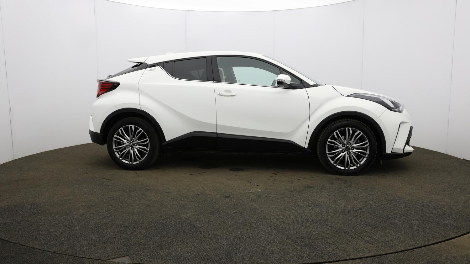 Used Toyota C-HR 2023 for sale - 76137535: Photo 51