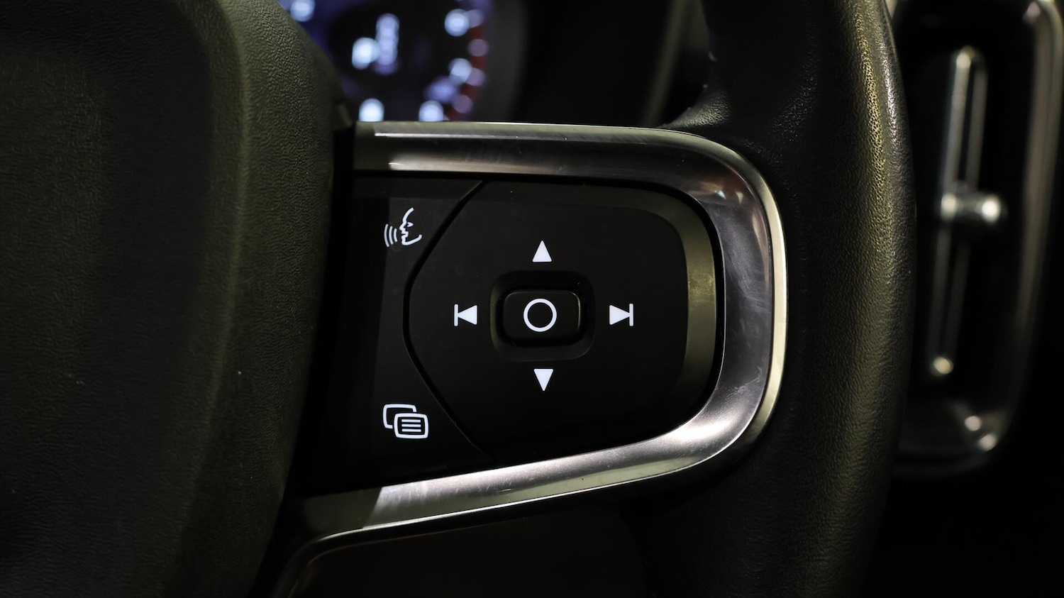 Used Volvo XC40 2021 for sale - 76408825: Photo 25