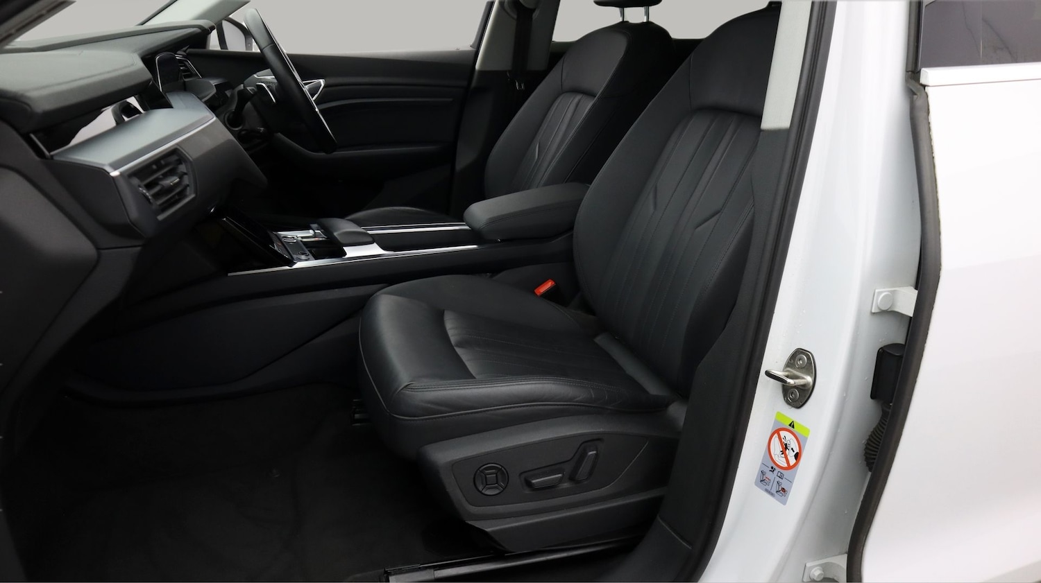 Used Audi e-tron 2021 for sale - 78197409: Photo 14