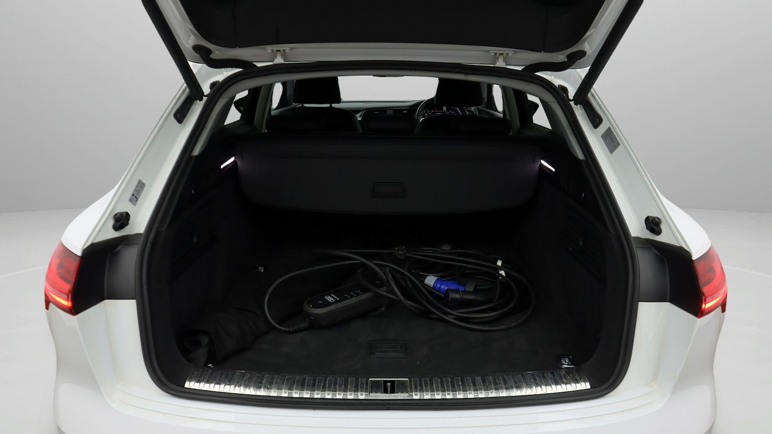 Used Audi e-tron 2021 for sale - 78197409: Photo 17