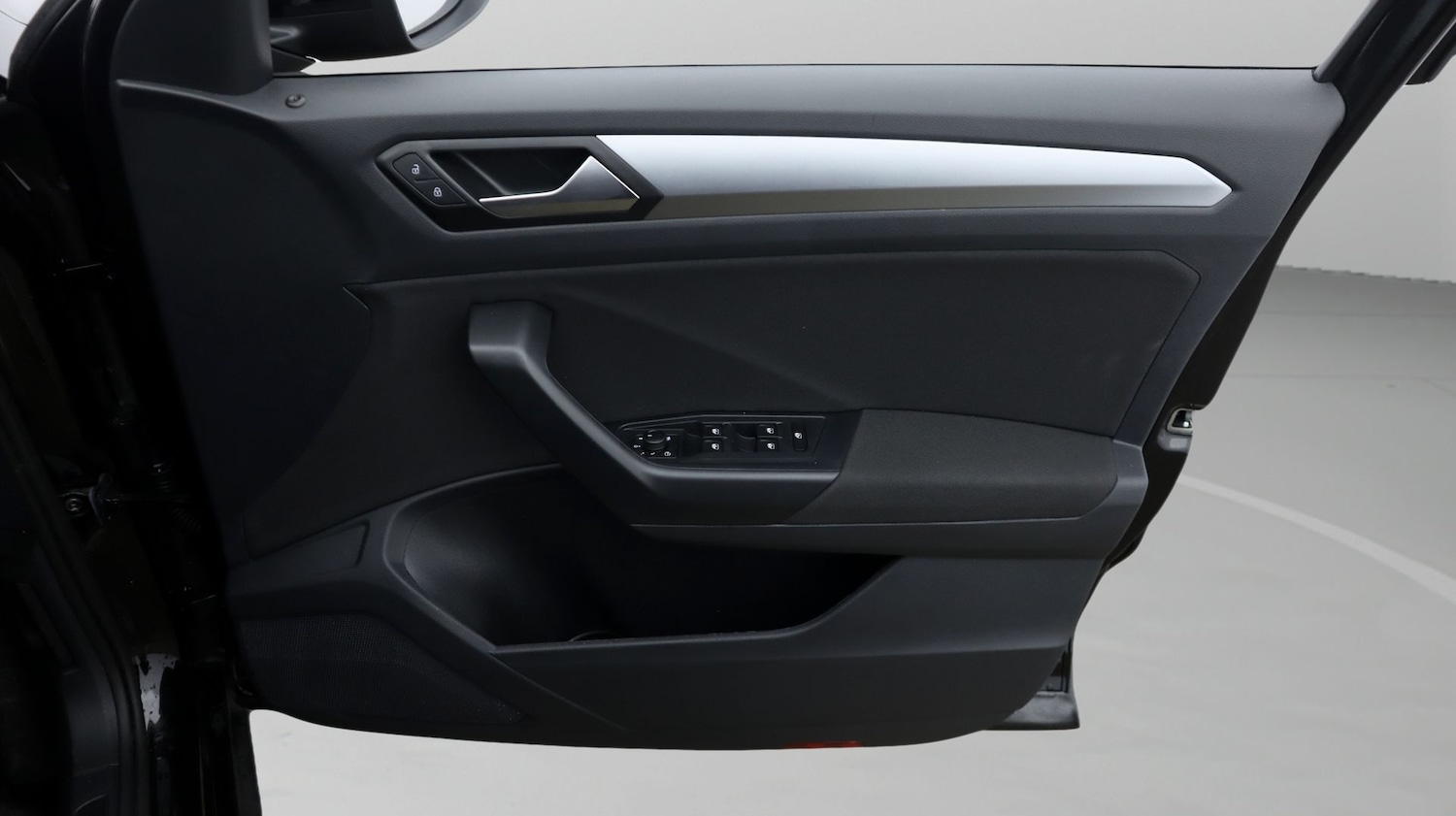 Used Volkswagen T-Roc 2025 for sale - 78165946: Photo 15